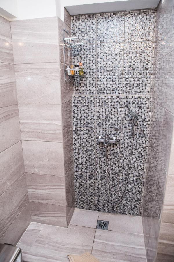 Stylish, Comfortable, Basement Loft-Like Apartment With Amenities Atény Exteriér fotografie