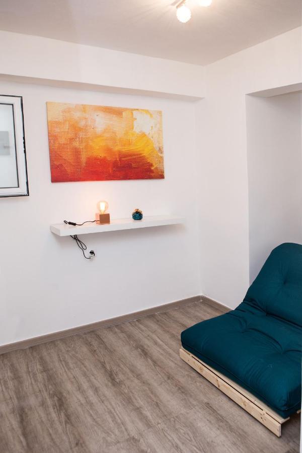 Stylish, Comfortable, Basement Loft-Like Apartment With Amenities Atény Exteriér fotografie