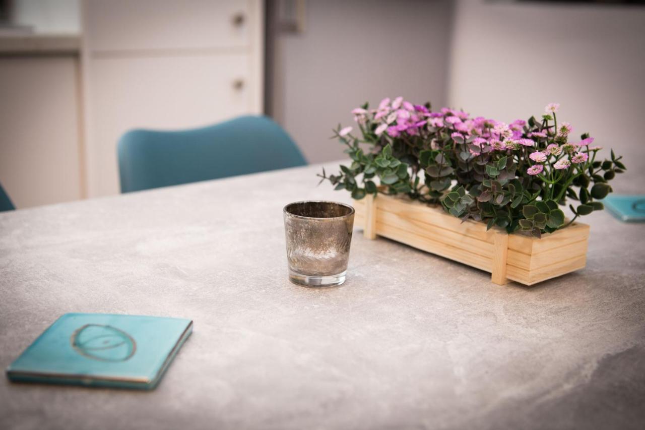 Stylish, Comfortable, Basement Loft-Like Apartment With Amenities Atény Exteriér fotografie
