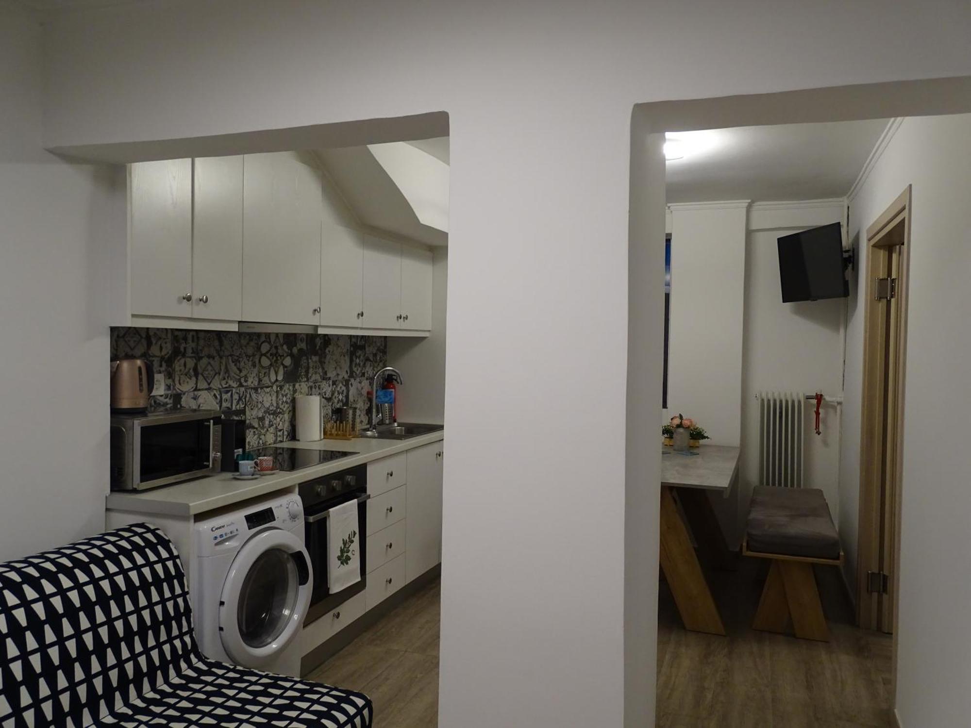 Stylish, Comfortable, Basement Loft-Like Apartment With Amenities Atény Exteriér fotografie
